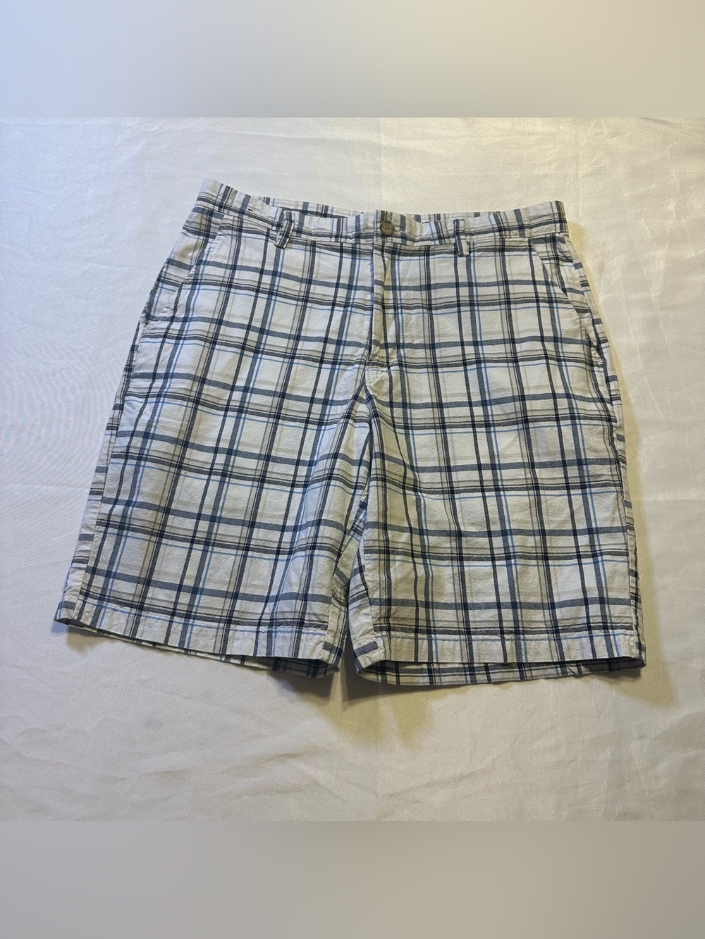Basic Editions Men's White Plaid Shorts with Navy & Gray